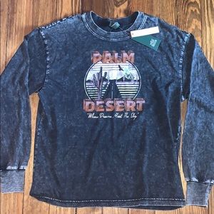 women’s long sleeve t shirt